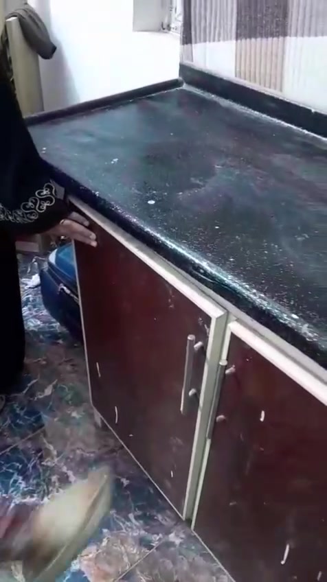 السلام عليكم كاونتر وسنك مرمر مترك مابي شي يحتاج بس جلغه ويرجع جديد يفيد للمطاعم وللبيوت مكاني الروضتين مقابيل فندق سماكربلاء السعر 70الستفسار ***********هاذ الرقم بس واتساب
