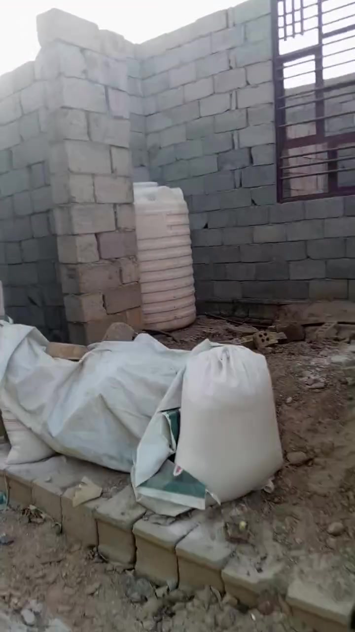 هيكل للبيع بلوك درجه اولى كلر بوب شبابيك تفصال كامل سكف وكعد
النهروان قرية السواعد  خلف حسن ابو السيراميك 
***********
السعر 16 مليون 
المساحه 100 متر مربع

