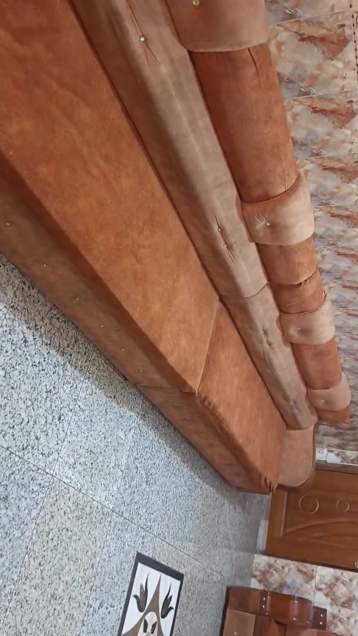 ***********

