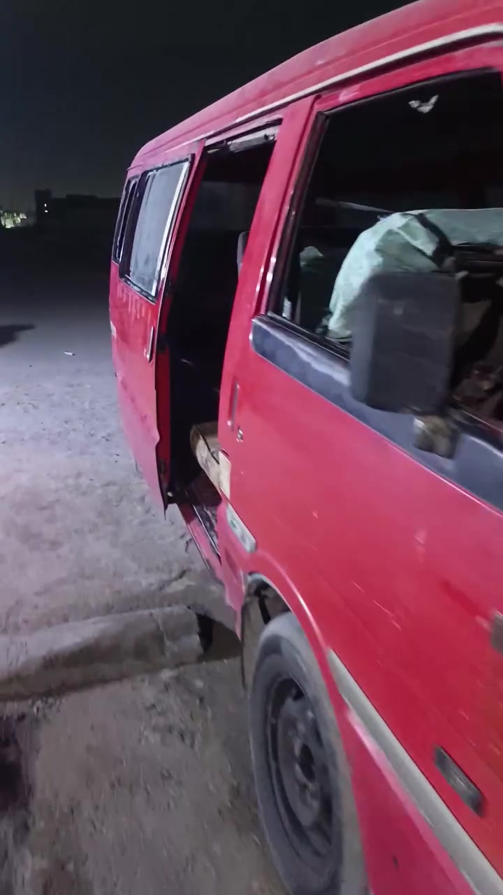 سلام عليكم ورحمة الله من رخصت مدير الكروب سيارة  كياه مازده موديل 93 مكينه ونجي وكير عادي  رقم ديالى  راعيه ما اندله ابيع كوم حديد السعر 13ورقه وبيه مجال بصيط الرقم الهاتف***********
