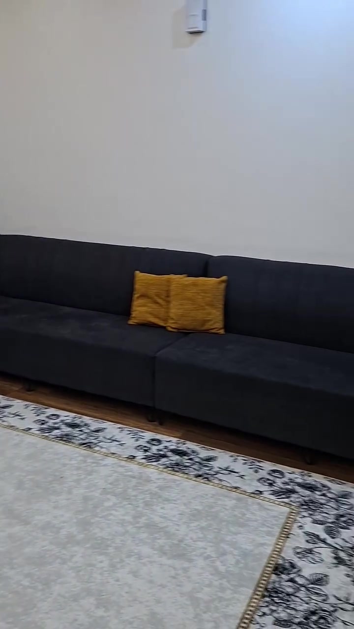 حرف L للبيع سعره ٢١٠ الف وبها مجال تواصل على الواتساب *********** مكاني  اربيل

