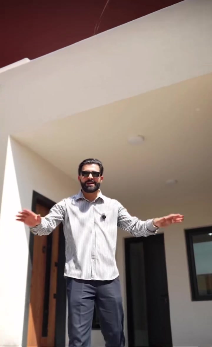 دار للبيع
في مجمع نيروز النجف السكني

مساحة ٢٠٠م

يقع الدار على السنتر الرئيسي

مقابل حديقة+مستوصف 

واصل ٥٥ مليون 

يباع بتطلوعة مناسبة 

للاستفسار اكثر 

***********
