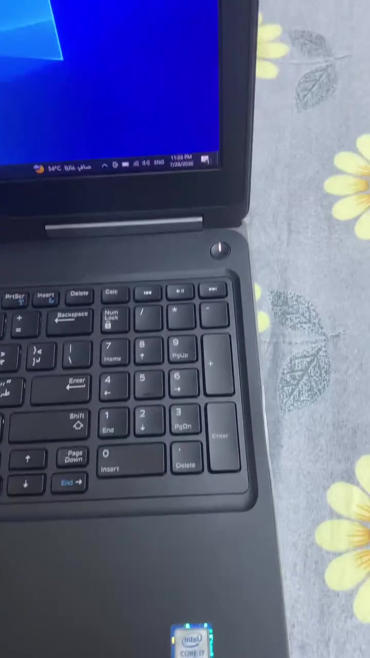 سلام عليكم لابتوب للبيع دل 7520 للبيع نضيف جداً مواصفات الابتوب :
Intel(R) Core(TM) i7 - 7820HQ CPU @2.90Ghz

RAM : 16GB

HARD : 512 SSD

كرت الشاشة الداخلي 128 ميكا بايت : Intel(R) HD Graphics 630
 
كرت الشاشة الخارجي 4 كيكة : NVIDIA Quadro M1200

حجم الشاشة : 15.6 

كيبورد ضوئي لون ابيض 3 درجات

يحتوي ع المنافذ لي تحتاجهن ومن ضمهن تايب سي

شحن لابتوب ممتاز يطول ساعة او من ساعة حسب الاستخدام 

لابتوب نضيف وبالعافية ع ياخذة لابتوب يشغلك العاب وبرامج هندسية ولابتوب غني عن التعريف ورك ستيشن بعد مال شغل لابتوب وياة شاحنة وجنطة هدية 

مكاني بغداد المحمودية ومتوفر توصيل للجميع محافظات العراق 

سعرة 375 وبي مجال للطيبين 

رقمي *********** بي واتساب 

واسف ع الاطالة♥️
