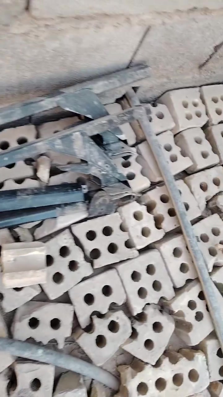السلام عليكم
يوجد سييايعه ما اعرف اي سياره ٥٠ الف فقط بغداد تلفون ***********
