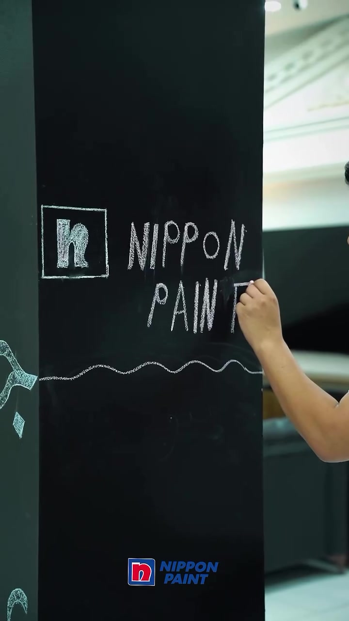 Nippon Paint CHALKY هو صبغ ياباني ديكوري طباشري/سبورة. يحوّل الجدار إلى سطح تگدر تكتب عليه بالطباشير وتمسحه، وهو صبغ داخلي مائي أساس

* 🇯🇵 من منتجات Nippon Paint
* لون أساسي أسود
* تشطيب مطفي
* مناسب للجدران، الجبس، MDF، الجبس بورد والأسطح المطلية القديمة
* يُنصح بتطبيقه طبقتين بعد تحضير السطح
* الاستهلاك تقريباً 50–80 مل/م² للطبقة الواحدة
* الأحجام: 2.5L / 0.75L / 0.6L / 0.3L 

ديالى _تقاطع القدس _مقابل الرافدين
