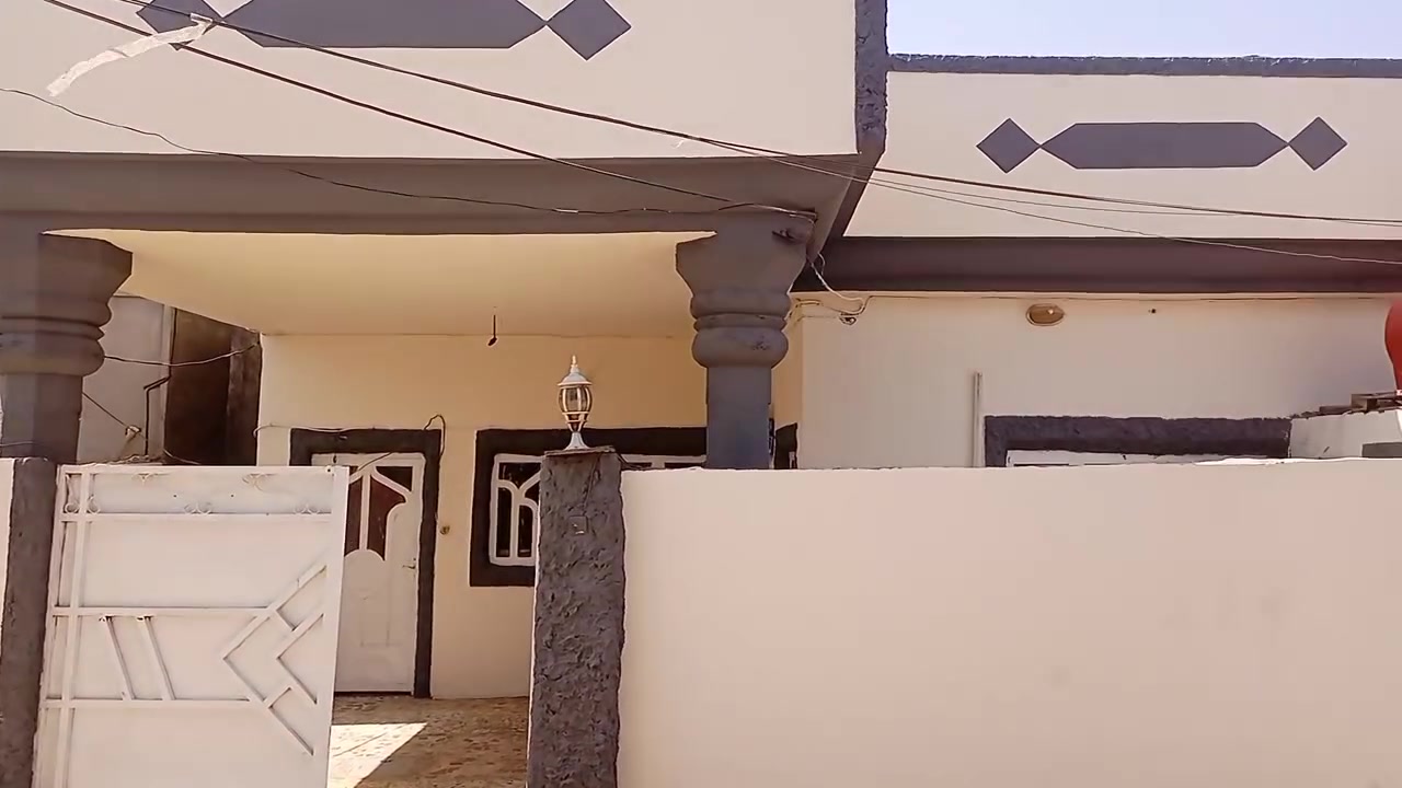 بيت للبيع طابو زراعي سند 25  مساحة 180 
غرفتين نوم وصاله ومطبخ وحمام وكلدور موقع تقاطع العلوية شريفه يم محطة الود البابلي سعر 58 للاستفسار ***********
