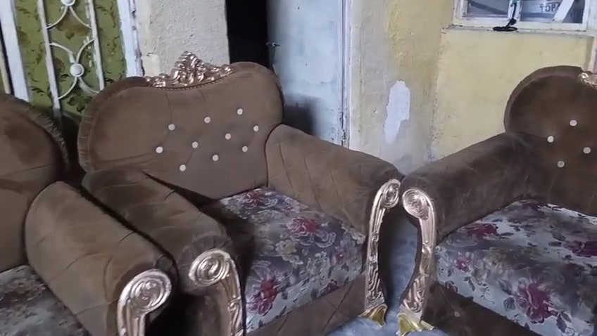 السلام عليكم تخم للبيع 7 مقاعد نضيف الاسعر 70 و بي مجال شراي ينتصل على هاذ رقم *********** عنواني بغداد مدينة الصدر
