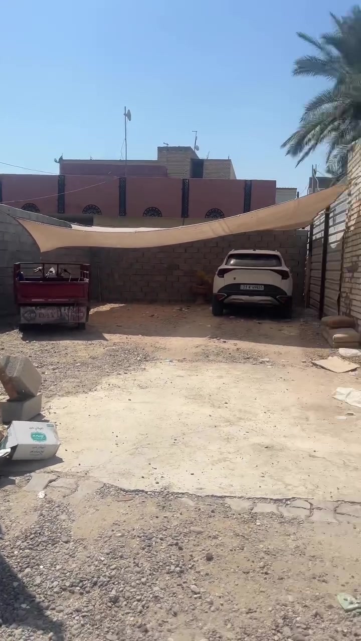 قطعه 100 متر للبيع  او المراوس 

دوانم الشعله خلف السجه

على شارع رئيسي شارع سكله ابو موسى 
 
السعر 72 وبيها مجال 
***********
