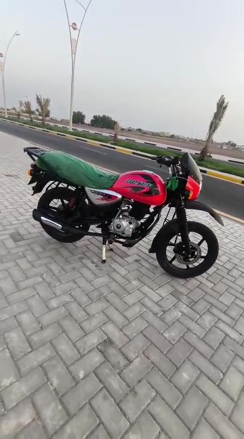 السلام عليكم بوكسر هندي موديل 23 ماشيه 16 الف كفاله عامه سعرها 2600 أو بيها مجال رقم بصره 
مكاني بصره قضاء الفاو ***********