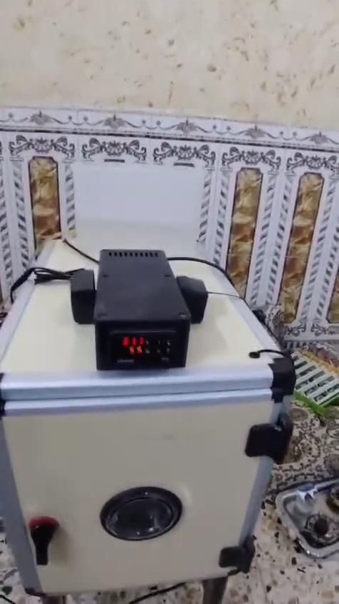 متاح مفقس جيموكا ٦٠ بيضة عامودي نضيف جدا صلاح الدين تكريت للاستفسار ***********
