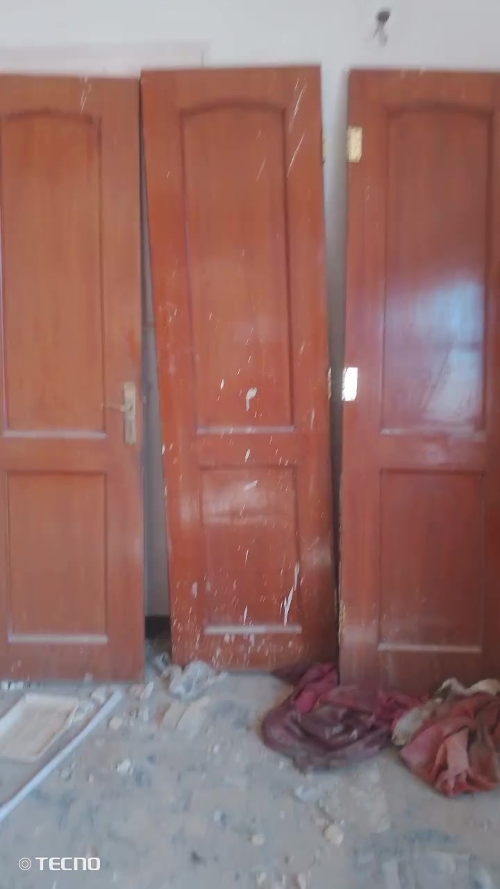سلام عليكم بيبان وصطيه عدد 3طول 215عرض64 مع باب حمام طول 95وعرض 62مكاني بغداد سياحي المعامل رقمي واتساب ***********.
