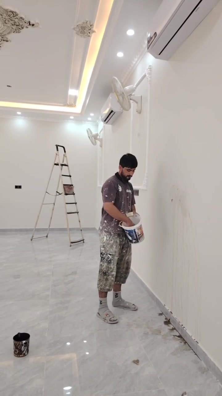 ديكورات+صبغ
شرط العمل 
ديكورات ملكي ركم عام كلاسك 
مودرن ***********
