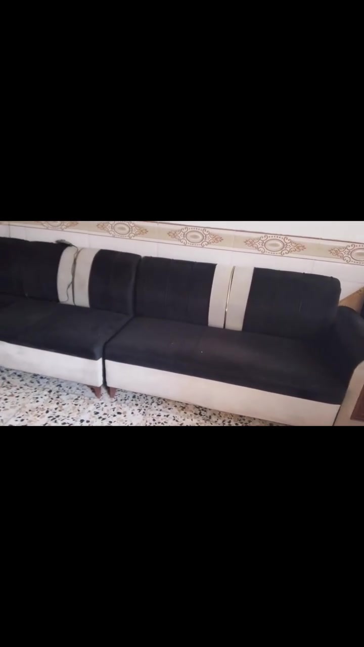 تخم ديوان نضيف 5 قطع للبيع السعر 250 وبيه مجال قليل مكاني حي الجهاد ***********
