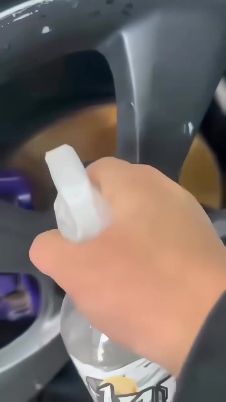 منتج Iron Remover النظافة العميقة والحماية التي تستحقها، مع فاعلية قوية تلاحظها بنفسك بمجرد تفاعل المنتج مع الأوساخ.

💧 متوفر الآن بعدة أحجام تناسب كافة احتياجاتك:
📦 حجم 600 مل: مثالي للاستخدام الشخصي والسريع.
📦 حجم 2 لتر: اقتصادي ومناسب للاستخدام المتكرر.
📦 حجم 4 لتر: خيار رائع لهواة العناية المستمرة.
📦 حجم 5 لتر: الحجم الاقتصادي الأفضل لمراكز العناية وورش الديتالينج.

استفسار اكثر *********** واتساب
