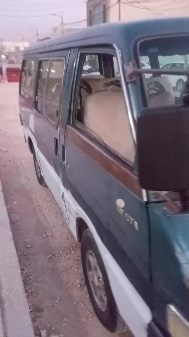 سلام عليكم سياره بسته البيع موديل 94 كير ومكينه وكسن نضيفات شواصي جدد بلادي حداديه وتأيرات وباتري جدد مصفره هيه ومرور تحويل ثاني يوم السعر 17 مكاني النجف رقم ***********
