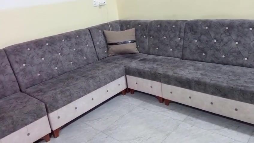 كنبة • عليها مجال • ديالى بلدروز
