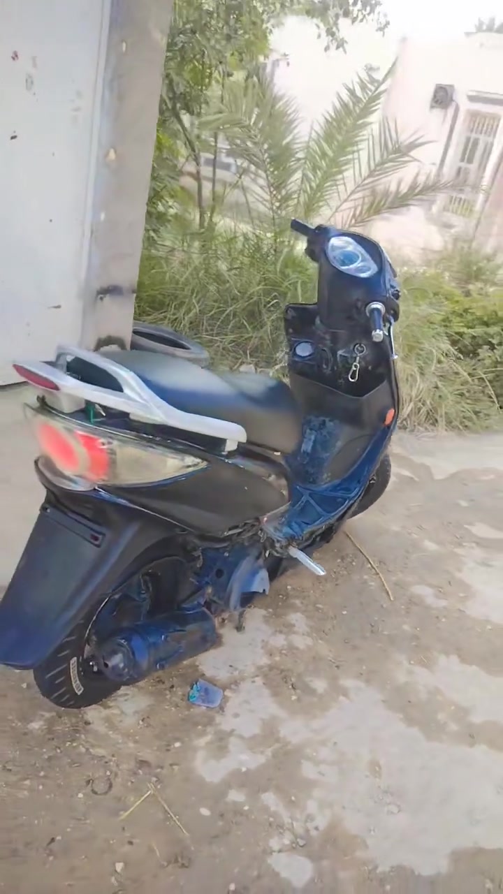 سلام عليكم دراجه كامكو G4 دراجه مفتوحه دبل خلفي جديد تايرات زوج جدد الدراجه خير من الله كهربايات كله شغاله لايت زنون الدراجه شلعه او معدل تجي او اتشوفه احله من الصوره المكان كوفه السعر 350 او بيه مجال بسيط رقمي بي واتساب ***********
