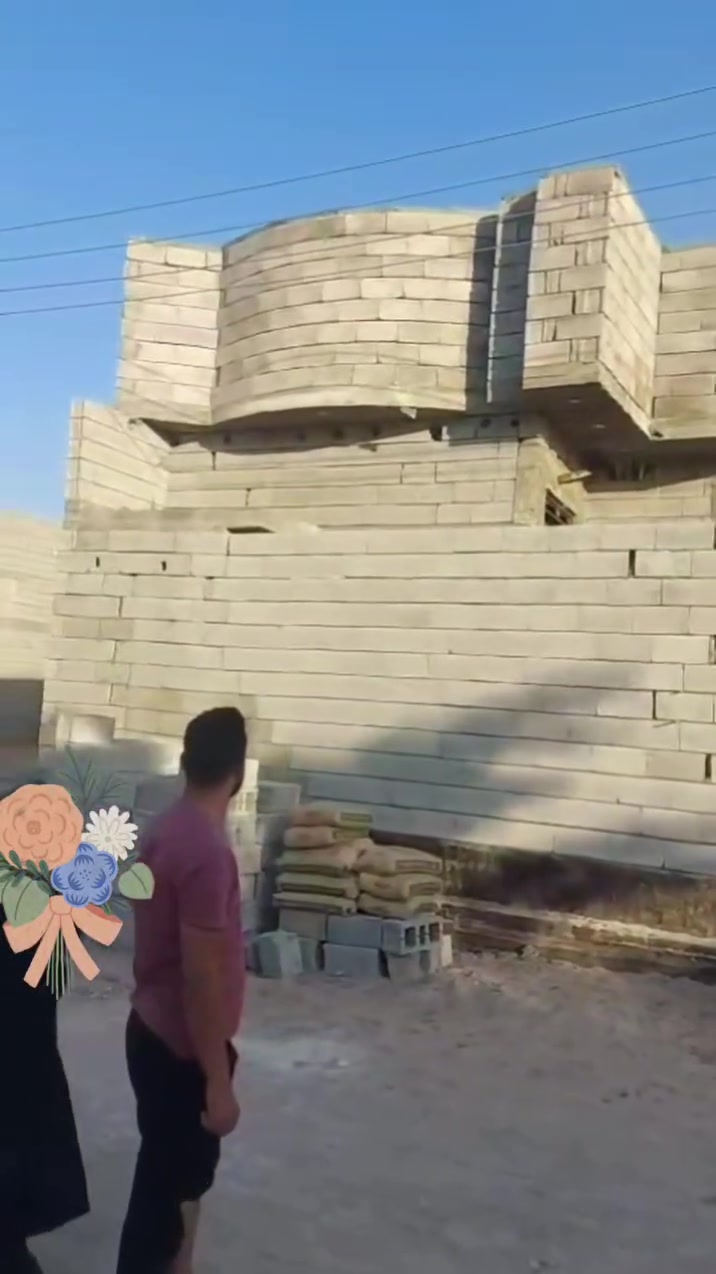 #بيت للبيع بناء جديد العنوان الزبير حي الشيوخ ابظهر السناتر المساحة ٢٠٠متر زراعي رقم الهاتف ***********
