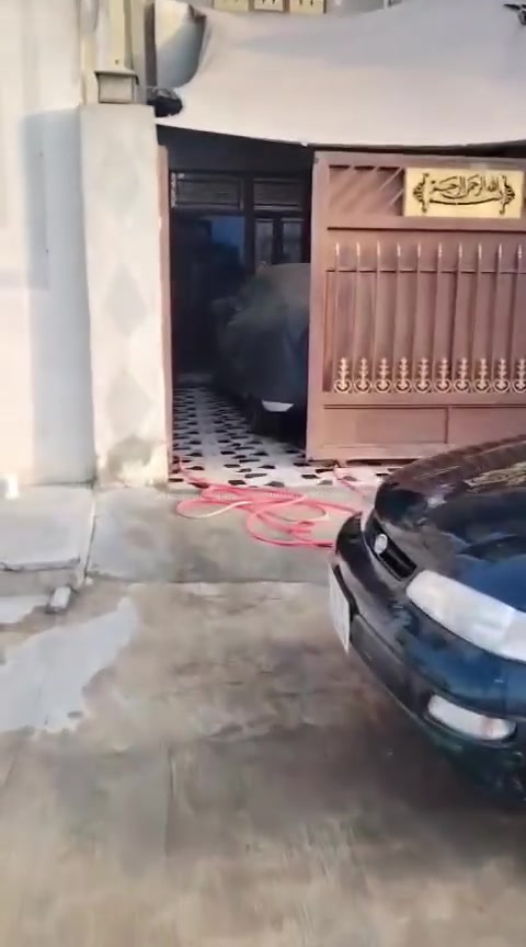 للبيع في سامراء حي دوانم معمل الادويه قرب جامع مكية مشتمل طابقين مساحته 150م وجه 7.5م نزال 20م شارع 10م عقد زراعي يحتوي على 
4غرف نوم واستقبال وصاله ومطبخ وحمامات وگراج عالي عن الشارع السعر معروض 80 مليون للاستفسار الاتصال على الرقم *********** ابو بركات الدراجي عقارات الحاج فاضل زهدي
