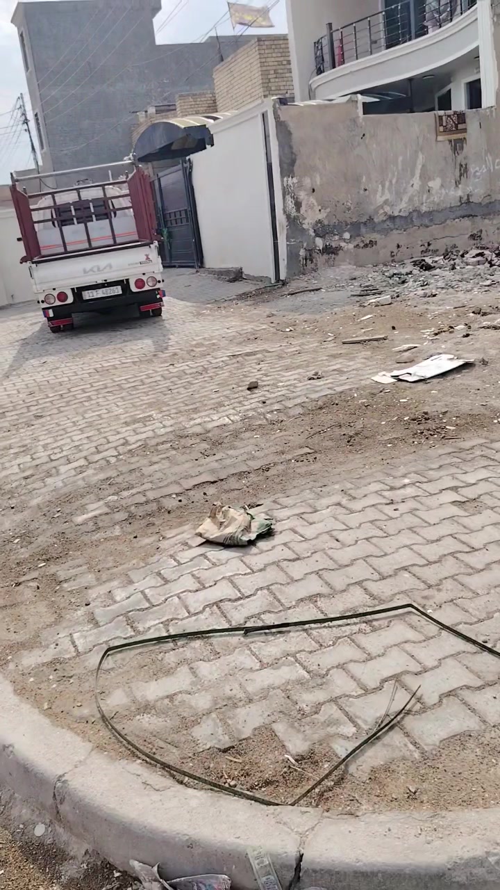 سلام عليكم قطعةارض للبيع المساحه 150 متر العنوان بغداد جسردياله الَمخازن الشهيلات طابو صرف  ***********

