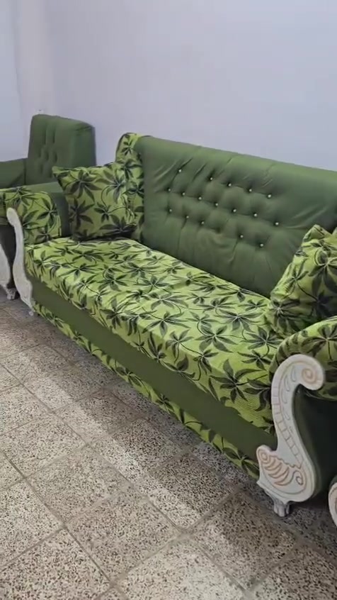 سلام عليكم تخم عشرمقاعد نضيف اخو الجديد 
السعر ٢٥٠
***********
