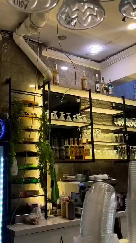كوفي ومطعم للايجار بغداد الدورة شارع جمعية خير الله طابق اول للاستفسار ***********
