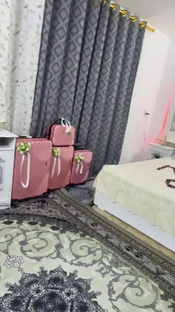 غرفه للبيع اخت جديده ستعمال  3اشهر 8قطع اي ضرر مبيها ماخذيها مليون و50 لبيع ب750مستعجل ع بيع العنوان دوره شهداء ابو دشير لاتصال ***********رجاً لحد يكسر بلسعر
