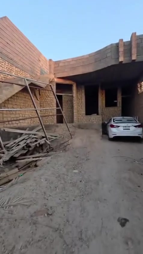 بسم الله إعلان بيت هيكل للبيع الرمادي ال٥كيلو الحريه قرب مجمع الراوي الهيكل مرقم بلديه مفوض لطابو المساحه ٢٧٠متر شارع ١٠متر درج خارجي البيت يرهم ٢طابق تستثمره منطقه كامل الخدمات يحتوي الدار على ٢غرف نوم استقبال مطبخ صاله كبيره  أستفسار اكثر ***********
