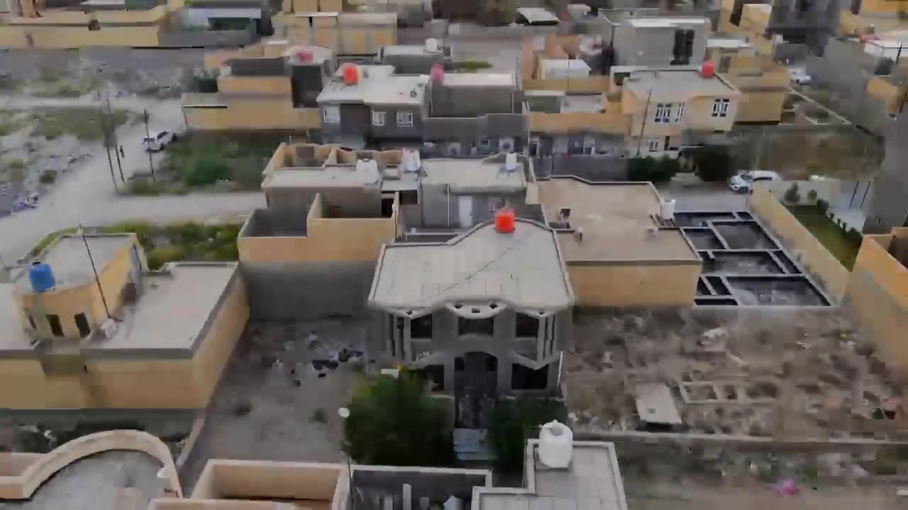 بيت للبيع مداور اسهم سند (٢٥) 

📍السماوه منطقة ام الذهب 

المساحه/ 110متر مربع

البناء/ كونكريت مسلح طابقين بناء حديث

البيت يتكون من :

غرف عدد(٢)
صاله 
استقبال 
مطبخ 
صحيات داخليه وخارجيه

البيت كله ديكورات✨ 

السعر (120) وبي مجال بسيط 

للاستفسار خاص او واتساب 
***********
***********
