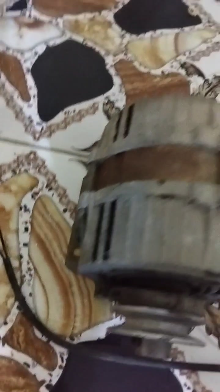 ماطور مبرده استخدام قليل وضمينا كامل هوه والقاعده مابي شي حجم الزقير يشتغل مولد وطني  سريع سعره 20 مكاني كوت حي الحكيم