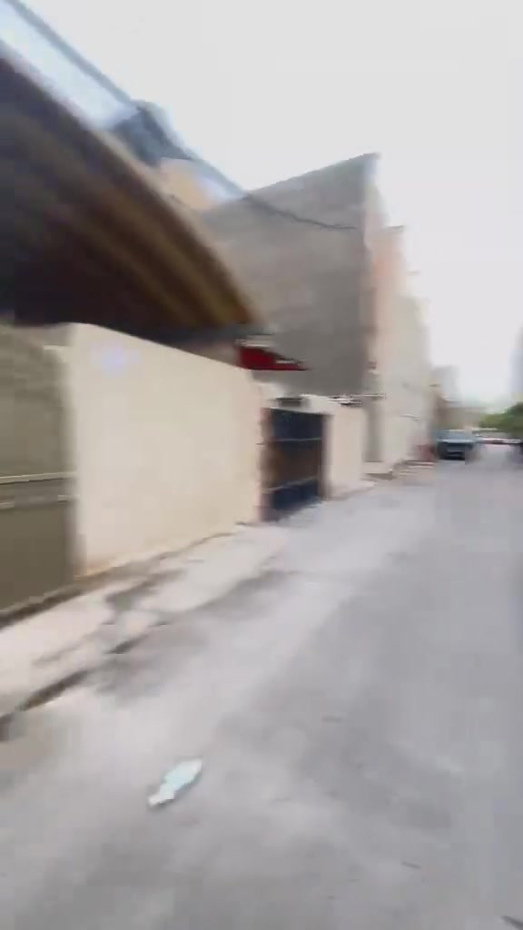 شارع 60 • ٣ غرف • صالة ومطبخ