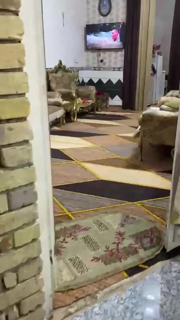 بيت لبيع حي الصحه ميه متر  طولاني تفاصيل البيت استقبال صاله غرفه مطبخ السعر المطلوب ٩٥مع المجال للاستفسار ***********
