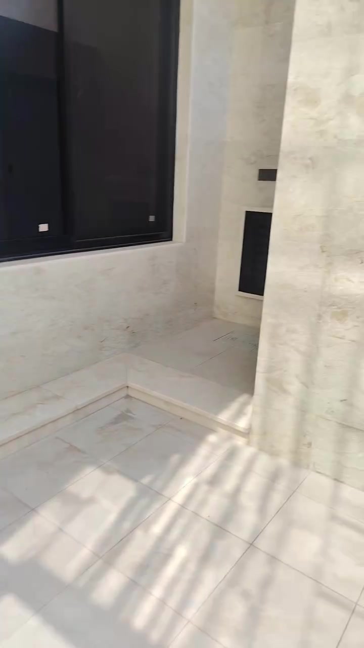 🏡 بيت للإيجار في منطقة زيونة تجاري او سكني 
حديث زيرو 

🛑 يحتوي على طابقين 
🛑 5 غرف نوم 

📌الطابق الاول: 
✅مطبخ 
✅استقبال
✅غرفتين نوم
✅خدمات 

📌الطابق الثاني: 
✅3 غرف نوم و و احدة تحتوي على بالكون 
✅خدمات

📌الطابق الثالث 
✅سطحين  

📍العنوان: بغداد- زيونة 712 خلف دار الازياء
 
💵 الايجار الشهري 2000$

للاستفسار الاتصال: 
***********

عنوان المكتب:  
زيونة- محلة 710 شارع مدرسة بدر الكبرى
