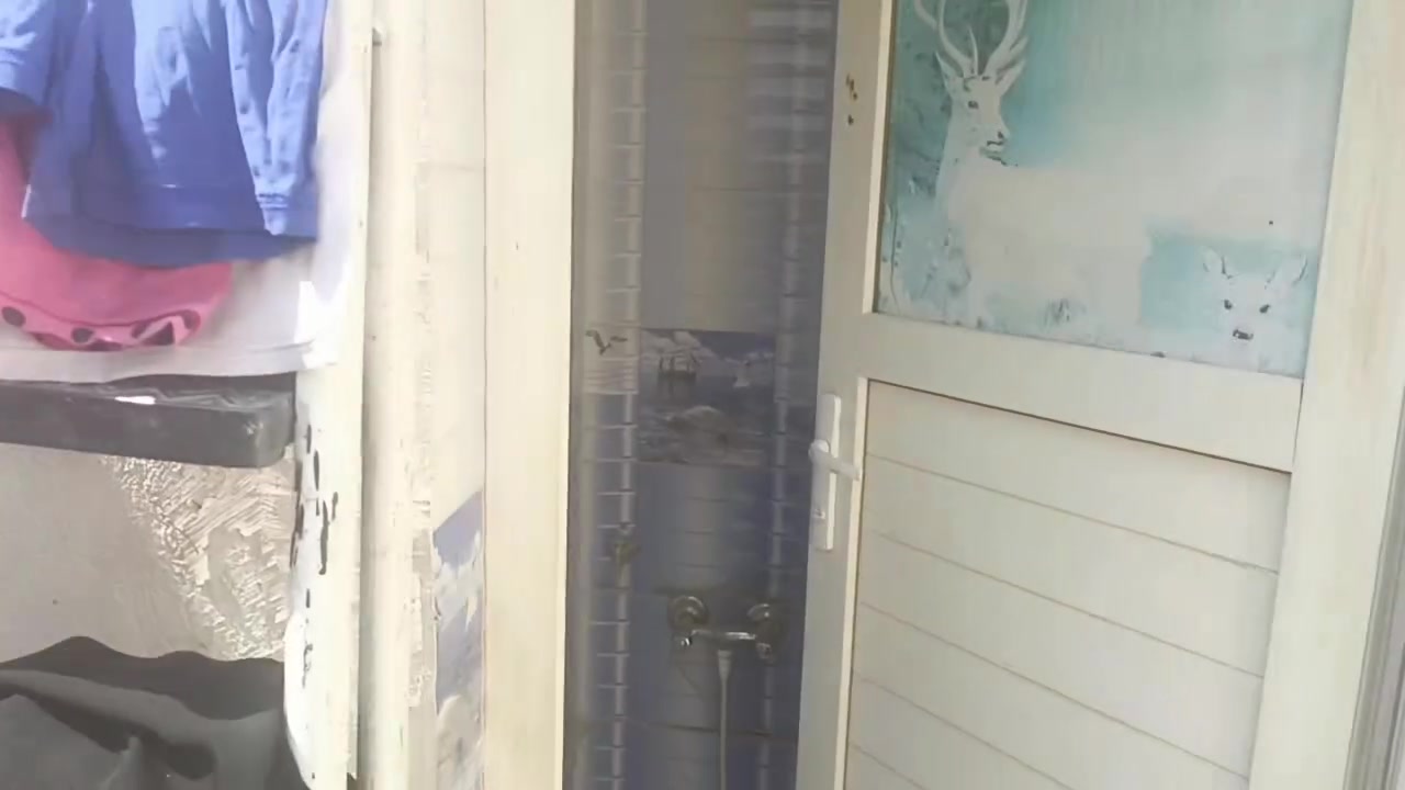 يالله دار  رهينه رهينه  المساحه 100متر🏣
العنوان كوفه حي ميسان شارع الشيوخ قرب سكلت رعد 
 
سنتين وقابل التجديد طابوزرعي سند 25

شارع تبليط  10متر  ويه البت كاونتر وثلاجه وماطور ماي 

أساس صب سقف صب بناء طابوك سماوه 

يحتوي ع غرفه  وستقبال ومطبخ وصاله  وتخاريج داخليه وخارجيه 

الستفسار تصل ع رقم ***********وتساب. يوجد كافت

 المساحت الزرعيه

نص مكتوب في الصور:
- المدخل
- استقبال
- صاله
- الكاونتر مع المنزل
- حمام خارجي وحوش
- غرفه