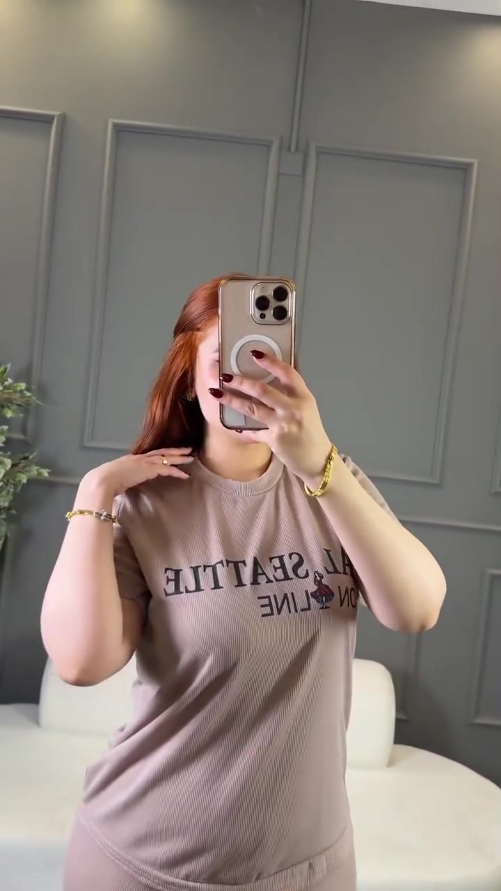 #تخفيضات 

تراك نسائي اوربي طبع حراري   

الخامه فانيلا مسيم  اصلي فول ليكرا 💯

القياسات  M - L - XL - XXL -   العارضه لابسه قياس L

سعر الدرزن 55 قطعه 12 الف  

الدرزن استندر 4 قياسات لونين فقط

#التغليف_تعلاكه_وكيس

سعر القطعه مفرد  7 آلاف فقط 

يوجد توصيل جميع المحافظات

للحجز 
***********
