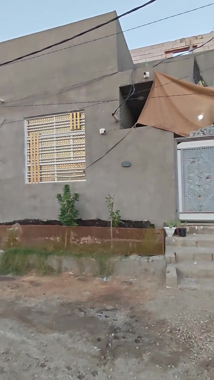 🏠 بيت للبيع في حي الخضراء – فرصة مميزة للسكن! 🔥
📐 المساحة: 125م²
💰 المطلوب: سكان 40 مليون
🧱 بناء طابوك
🏗️ ساس صب كنكريت
🏠 سقف صب كنكريت
يتكون من:
🔹 غرفتين
🔹 صالة
🔹 استقبال
🔹 مطبخ
🔹 تخاريج داخلية وخارجية
📞 للاستفسار:
***********
***********
📍 مكتب القمة للعقارات
قرب سيد أحمد أبو سعيدة
✨ بيت مرتب وموقع مميز… مطلوب سكان 40 مليون، لا تفوّت الفرصة!
