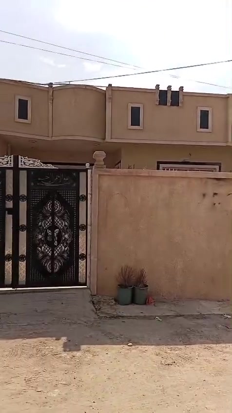 السلام عليكم
يوجد بيت للبيع في منطقة التأميم/ شارع علي خضير/قرب افران اكرم 
المساحة 211متر 
الجبهة 9متر
والنزال 23متر 
للاستفسار الاتصال على الرقم 
***********
