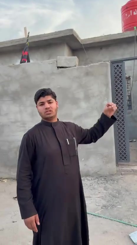 السلام عليكم متابعينه الكرام 
يوجد بيوت ثنين لبيع 
المساحه ١٠٠ م 
الجنس العقاري طابو زراعي 
يتكون البيت من غرفه وصاله ومطبخ وصحيات ودوانيه 
السعر ٣٧ مليون وقابل لتفاوض 
الموقع البصره ابو الخصيب العاكوليه 
لتواصل والاستفسار الاتصال 
*********** 
مكتب عقارات 
سيد رضا المكصوصي

