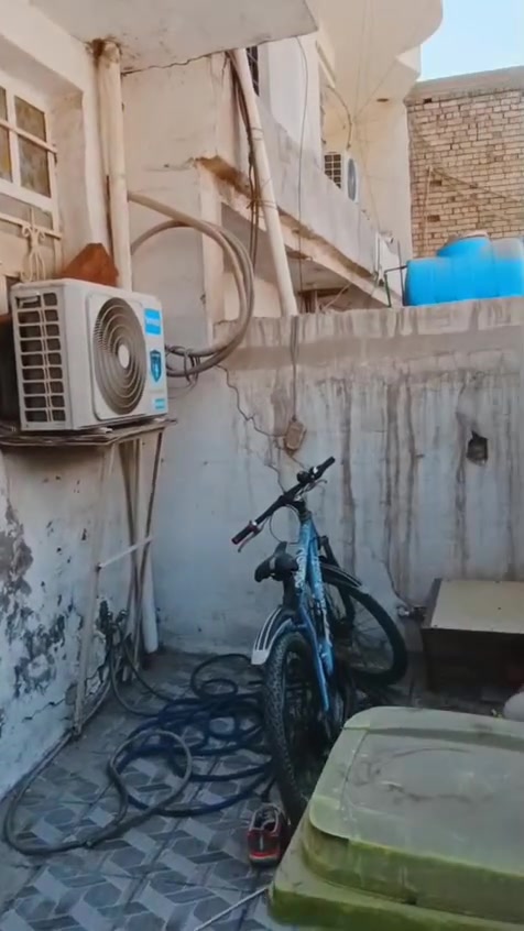 للبيع بيت 60م طابق ونص زراعي كفاءات الصحة فرع اسواق حسين الدراجي  
السعر 60وبي مجال
التواصل ***********
