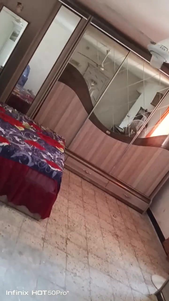 السلام عليكم 
غرفه تركي للبيع 8قطع  نظافتها100%80رايدهة ب800 وبيهة مجال بسيط للشراي تواصل على الرقم 
***********مامتواجد فيس فقط تواصل عل رقم

نص مكتوب في الصور:
- أدخل النص Infinix HOT 50 Pro+
- أدخل النص
- Infinix HOT 50 Pro+
- Infinix HOT 50Pro+