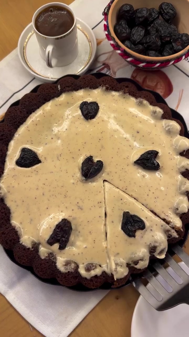 roniacakespastries.                                                                 كيك ومعجنات رونيا 🧁🥐

أقدملكم كيك وحلويات ومعجنات طازجة، كلها تنعمل بحب واهتمام 🥹❤️
كيك بأنواع ونكهات مختلفة 🎂
وفطائر، مني بيتزا ولحم بعجين وغيرها 😋

الطلبات والحجز مسبقاً عن طريق الخاص 📩
تشرفوني بطلباتكم ودعمكم لمشروعي الصغير �
