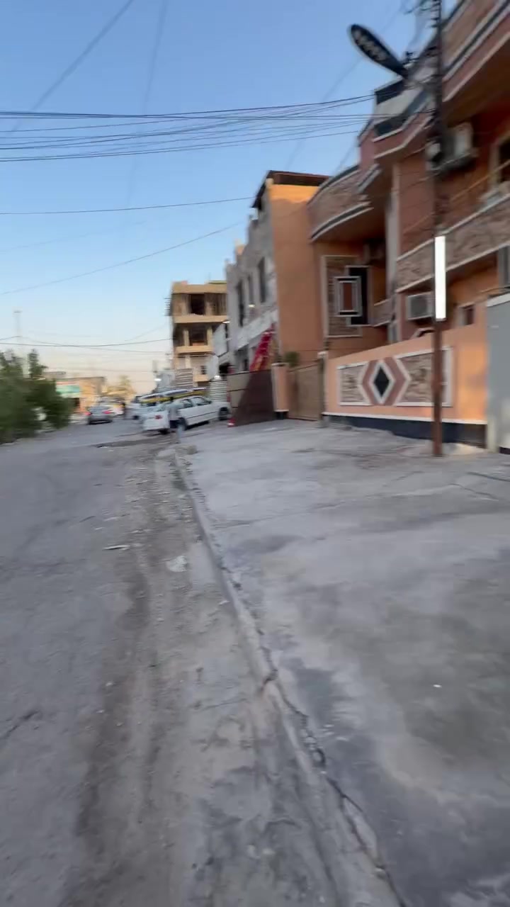 بدون دلالية مباشر مع صاحب الدار
واتساب ***********

نص مكتوب في الصور:
- بيت للايجار في منطقه العامرية المحامين 3غرف نوم و 3حمامات و استقبال وهول ومطبخ وطرمه كراج سيارة وسطحين بيت نضيف ايجارة 850 قفل ***********