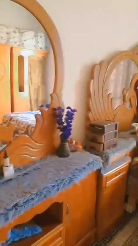نجف 
سلام عليكم عندي غرفه نجاره عراقيه نضيفه وحلوه عوزلهه بس اقفاله للكناتير للبيع مكان نجف كوفه عباسيه بلعريان الاستفسار ***********
