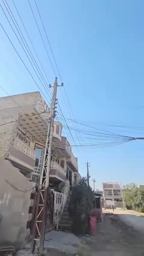 للبيع – عقار مميز يجمع بين السكن والاستثمار 

 الموقع: بغداد – سبع البور / منطقة الضباط

 منطقة مخدومة بالكامل

 يبعد 5 دقائق فقط عن مستشفى سبع البور

 المساحة الكلية: 225 م²

 الواجهة: 15 متر

 النزال: 15 متر

البيت (150 م²):

 6 غرف نوم

 صالة واسعة

 مطبخ

 حولي

 2 حمام

محل تجاري مجهز ويحتوي على فرن، مناسب لمختلف الأنشطة التجارية.

مشتمل مستقل (75 م²):

غرفتا نوم (سويت)

صالة

مطبخ

2 حمام

عقار مثالي للعوائل أو المستثمرين، يجمع بين السكن المريح وفرصة تحقيق دخل إضافي من المحل والمشتمل.

السعر: 235,000,000 دينار عراقي

قابل للتفاوض مع الجادين فقط.

للاستفسار:

***********
