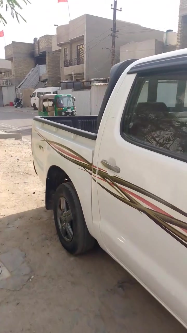 مكلوبه • ٢٠١٠ • بغداد لعبيدي