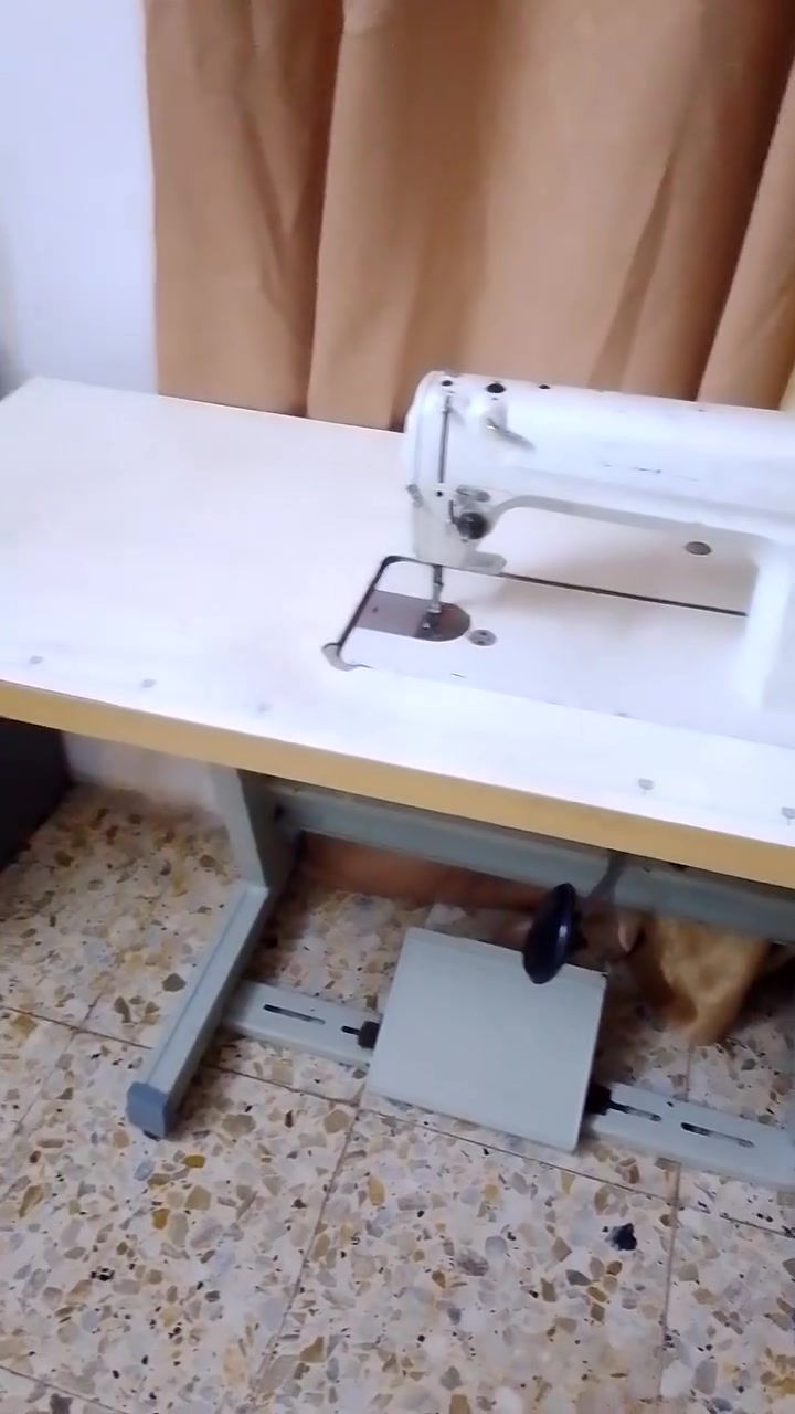 السلام عليكم مكينه للبيع جديده وكامله  وشغاله كل عطل مابيهه المكان الشماعيه مستعجل عل بيع السعر 200 قفل
*********** يوجد توصيل بغداد

