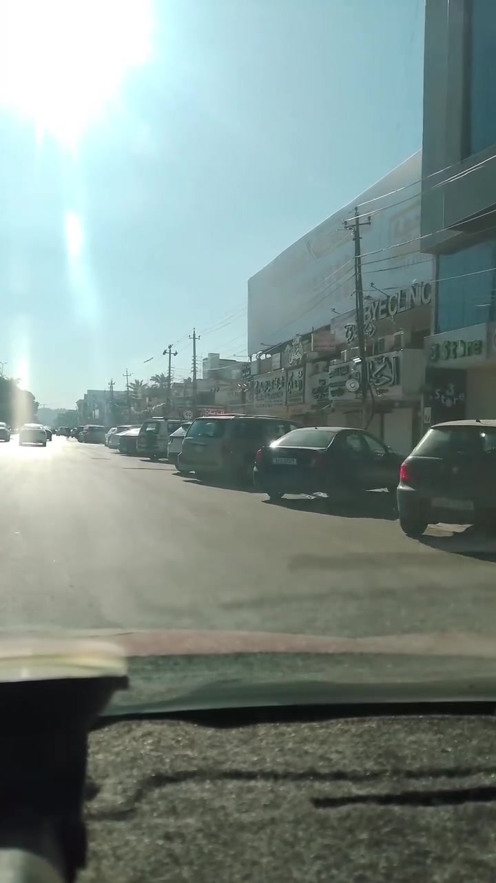 300متر العامريه على  شارع رئيسي بناء كلاسيك  2750دينار 
***********
