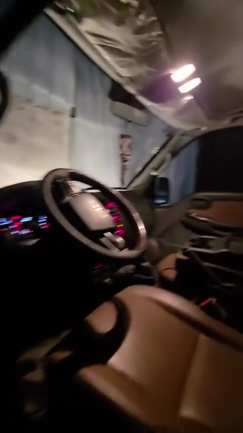 �🖤 بردات سحب أسود من مصنع سكراب ريسا 🖤🚗
✨ خلي سيارتك أريح وأكثر خصوصية!
بردات سحب أسود بجودة عالية، تصميم عملي وسهلة الاستخدام، ومناسبة لمختلف أنواع السيارات.

🔹 للسيارات 4 أبواب:
📦 تخم 4 قطع سحب أسود — قطعة لكل باب.

🔹 لسيارات التك قمارة 2 باب:
📦 تخم 2 قطع سحب أسود — للأبواب الجانبية.

✅ قماش قوي ومتين
✅ يحجب الضوء ويزيد الخصوصية
✅ شكل أنيق داخل السيارة
✅ سحب يدوي سهل مثل الستارة العادية
✅ تفصيل مناسب حسب نوع السيارة
✅ صناعة محلية – مصنع سكراب ريسا

📩 لطلب التخم:
أرسل لنا اسم و موديل السيارة حتى نساعدك بالتأكد من المقاس المناسب.

🚚 التوصيل متوفر لجميع المحافظات العراقية.

🔥 اطلب الآن وخلي سيارتك أكثر خصوصية وأناقة!

📞 للاستفسار والطلب: راسلنا على الخاص
( *********** )

نص مكتوب في الصور:
- سيدان سحب ٤ قطع
- ملكة ابيض و اسود سحب ٤ قطع