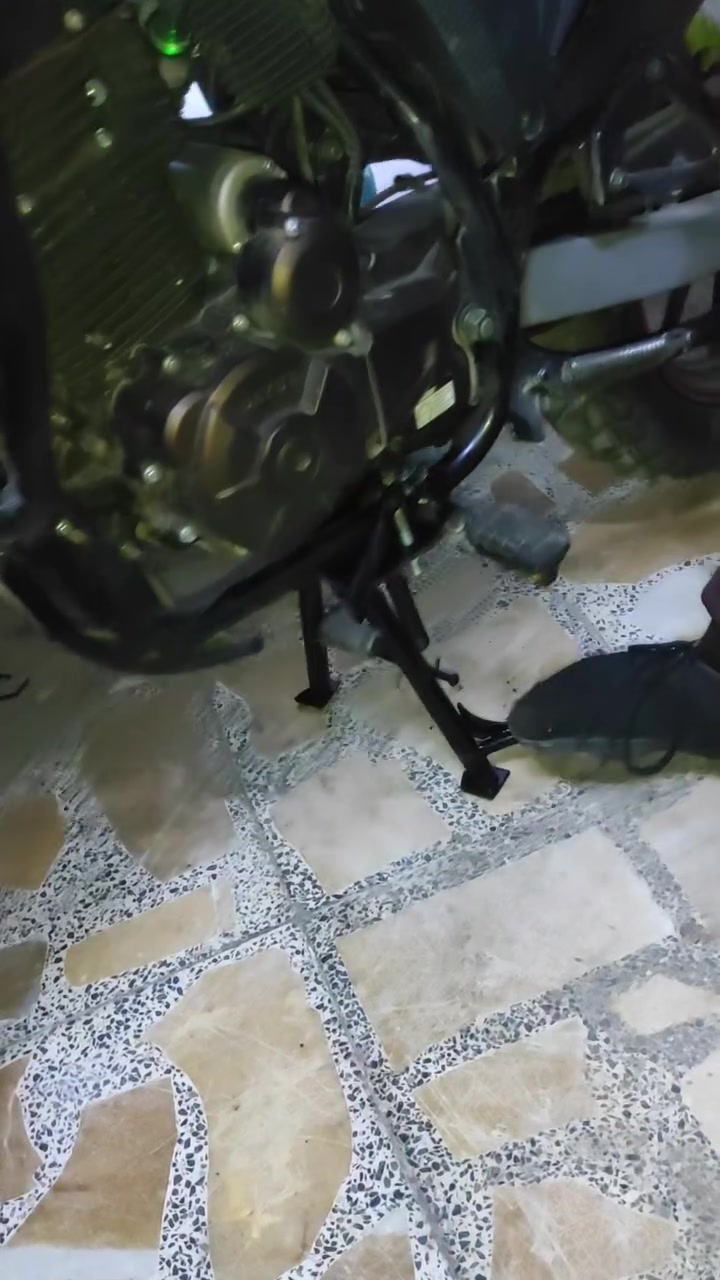 ليحب يريد سوي 
ستاند تعليك اكو نضامين 
هاذه رقمي اي واحد يريد 
حجز  عله وتساب 
***********
