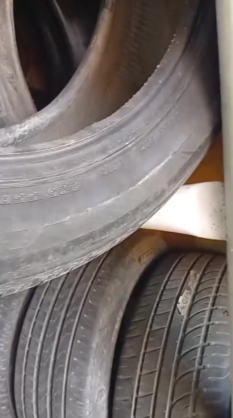 داخل النجف فقط تتوفر لدينا كميه قياسات 225/55/17R تخم و بسعر جدا مناسب و نظافه فوول
